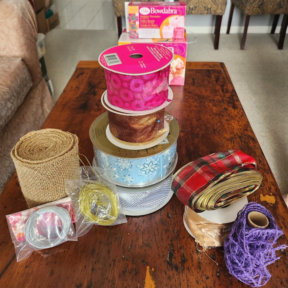 Bowdabra Mini and Large Bowmaker - Plus Ribbons - Picture 2 of 3